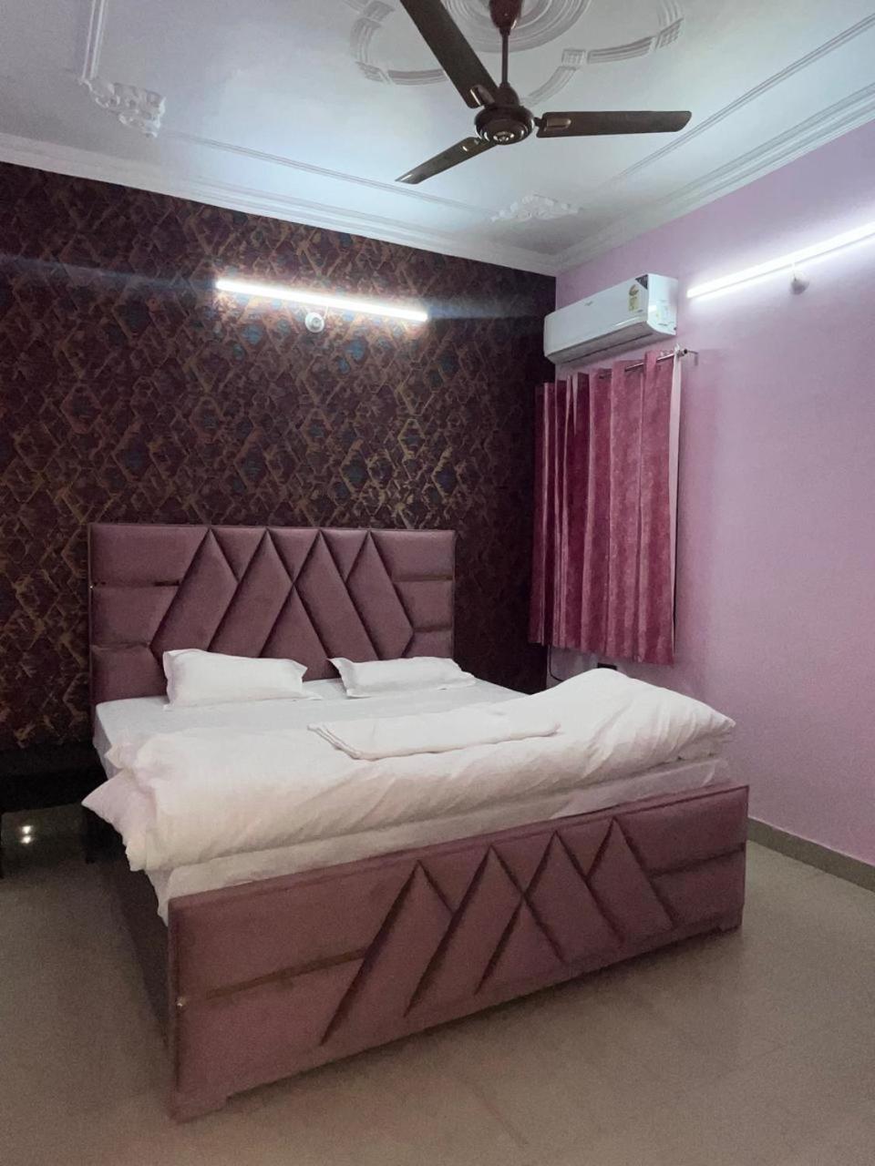 Kashi Anadam Bnb Варанаси Екстериор снимка