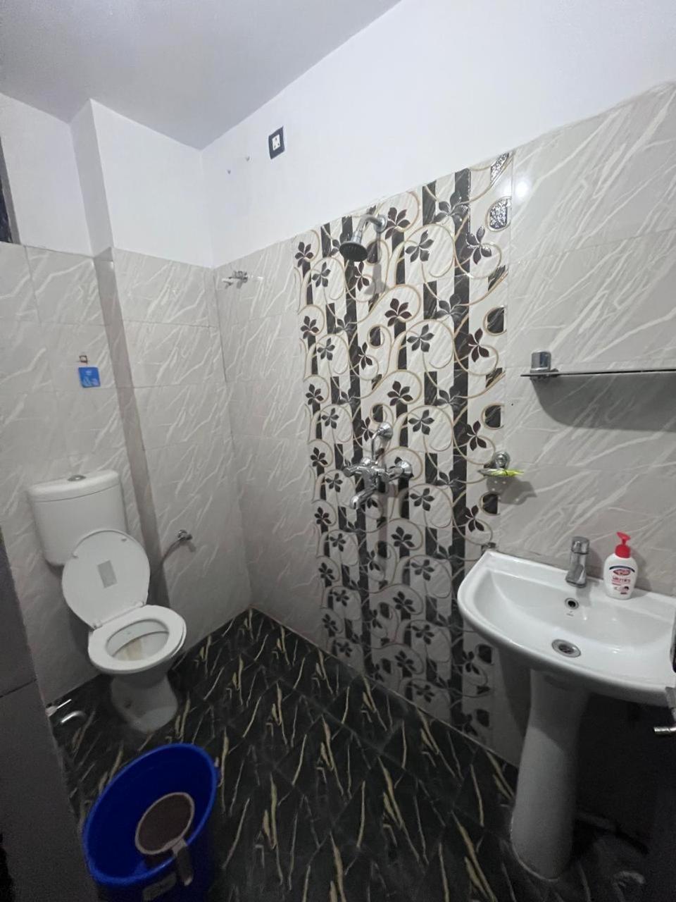 Kashi Anadam Bnb Варанаси Екстериор снимка