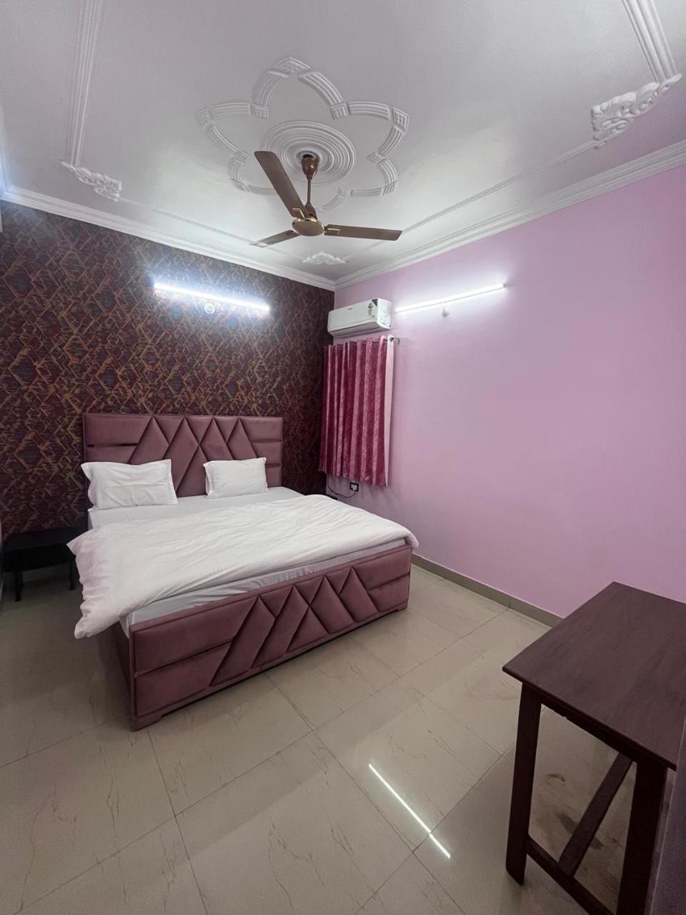 Kashi Anadam Bnb Варанаси Екстериор снимка